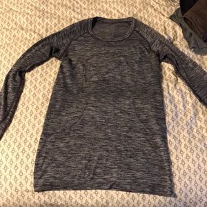 Lululemon Swiftly Tech Long Sleeve heather grey